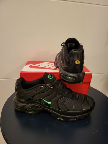 Nike requin