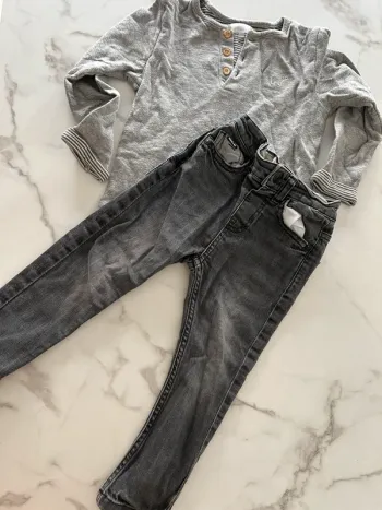 Ensemble jeans et haut cadet Rousselle taille 2/3 ans