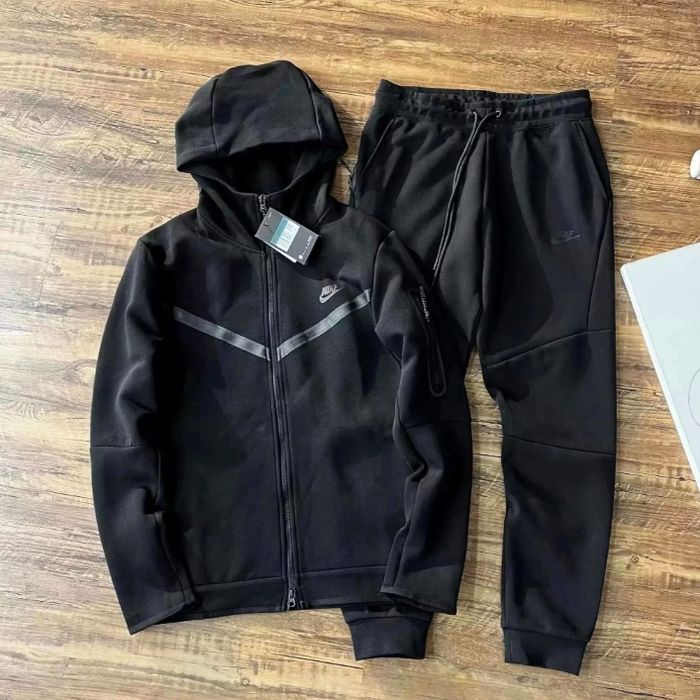 Ensemble Nike Tech