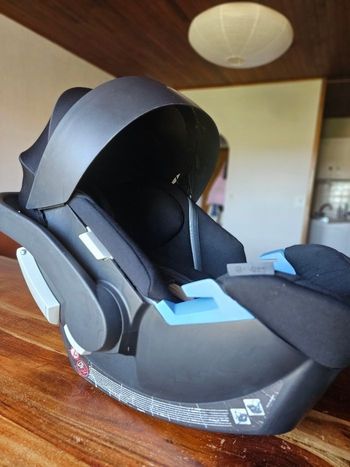 Siege auto / cosy CYBEX ATON DEEP BLACK