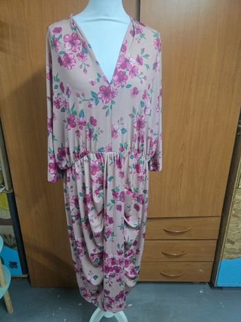 Robe taille 48-50 neuf