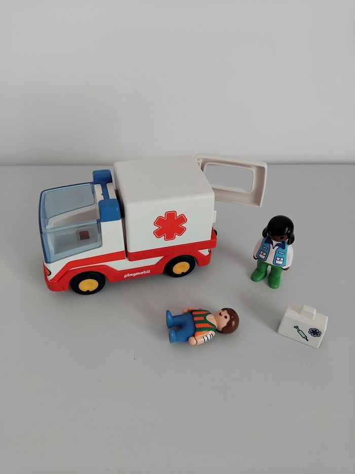 PLAYMOBIL 123 Voiture Ambulance Bonhommes 9122 Complet 🚑 - photo numéro 2