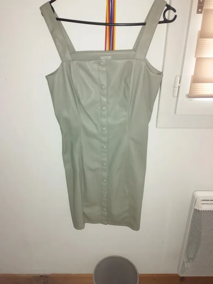 Robe simili cuir