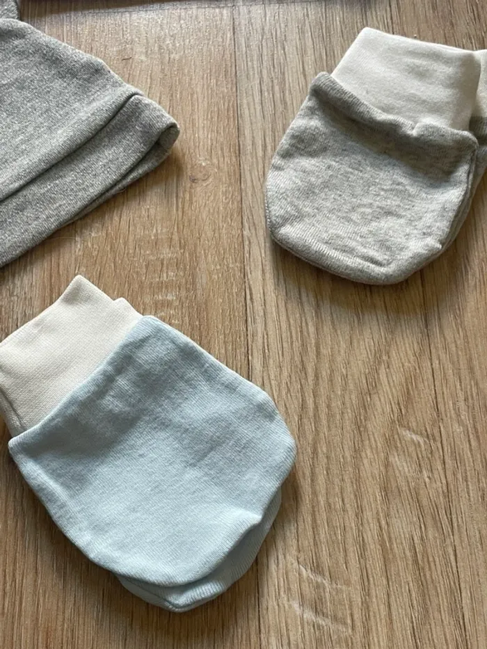 Lot 2 bonnets et moufles naissance - photo numéro 3