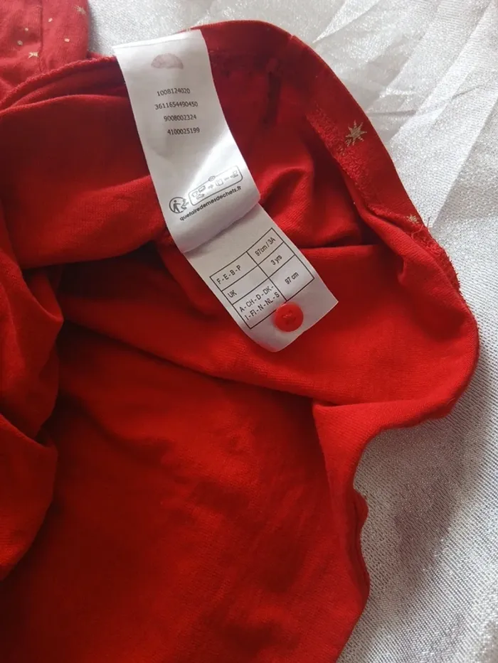 Jolie robe rouge motifs étoiles 🌟 3 ans - photo numéro 4