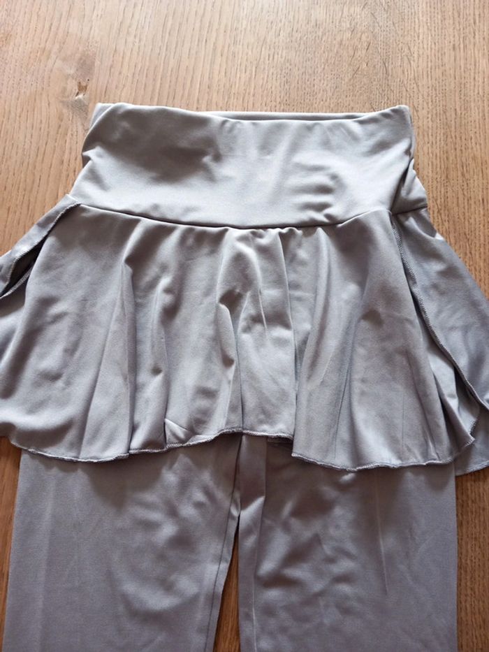 🌸pantalon legging elasthan gris Neuf 9ans - photo numéro 3