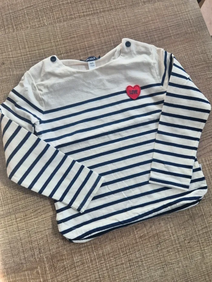 T shirt marinière épais Okaïdi 5 ans en parfait état - photo numéro 2
