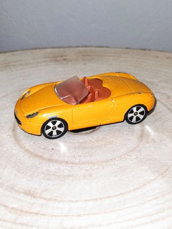 Majorette Porsche Boxster jaune échelle 1/60