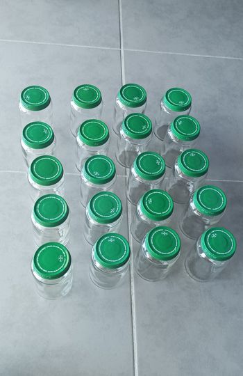 20 petits pots vides en verre  Blédina