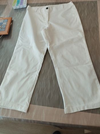 Pantacourt taille 46 blanc neuf