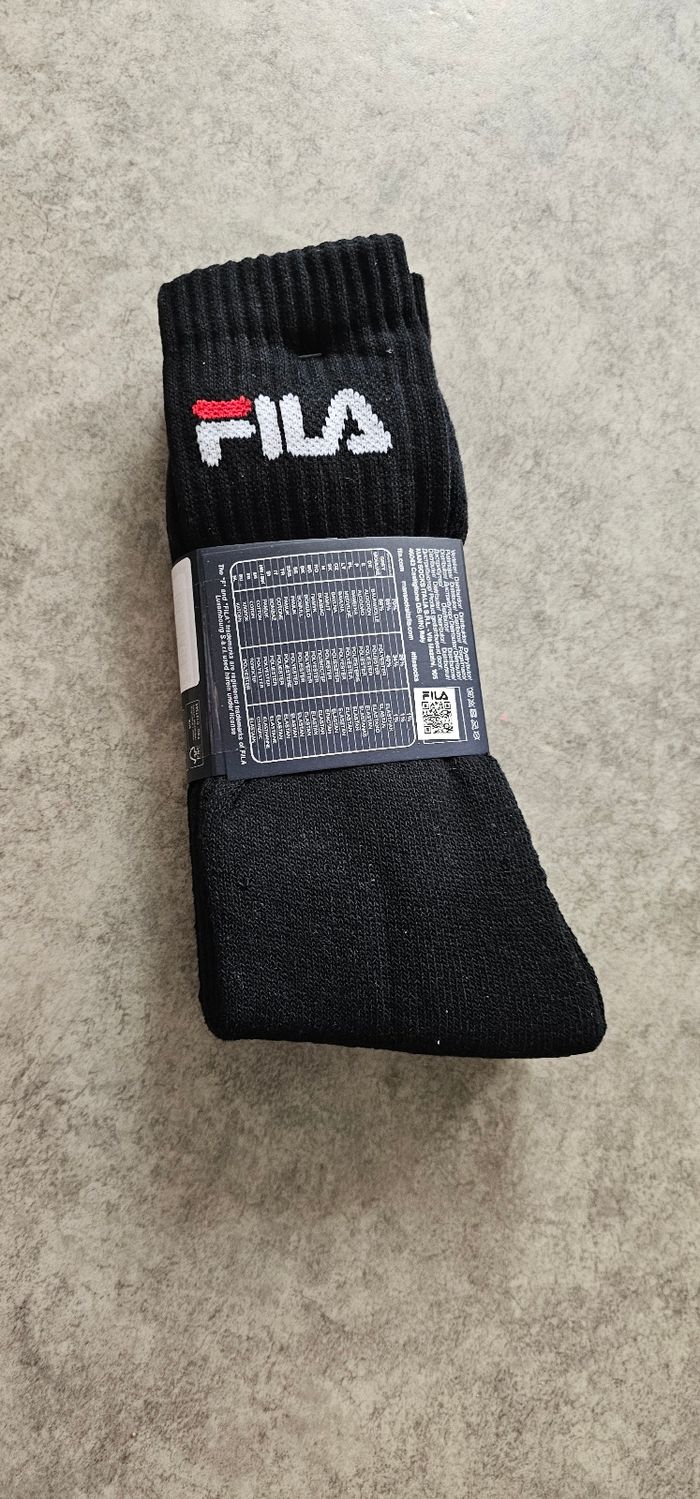 Lot de 3 paires de chaussettes FILA – neuves (taille 43-46) - photo numéro 4