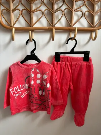 Pyjama velours 2 pièces avec pieds Minnie Disney 12 mois