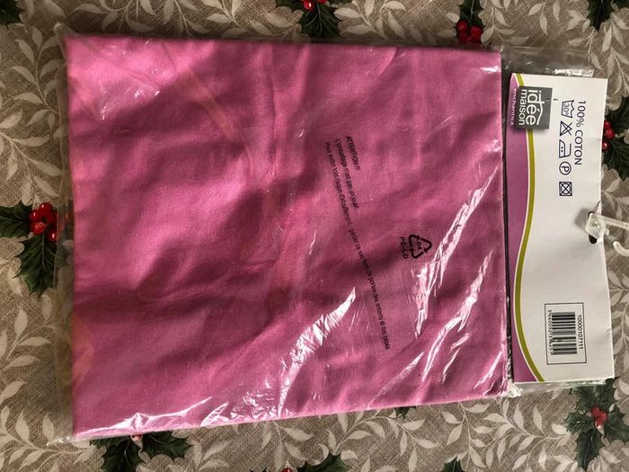 Neuf, Nappe chemin de table rose fuchsia 40 x 140 - photo numéro 3