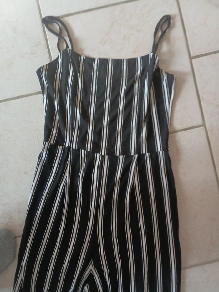 Combinaison bershka taille 38 - photo numéro 3