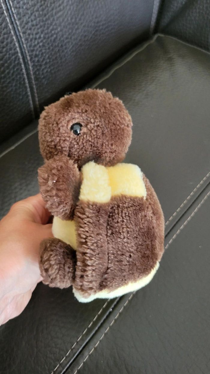 Petite tortue en peluche toute mignonne - photo numéro 4