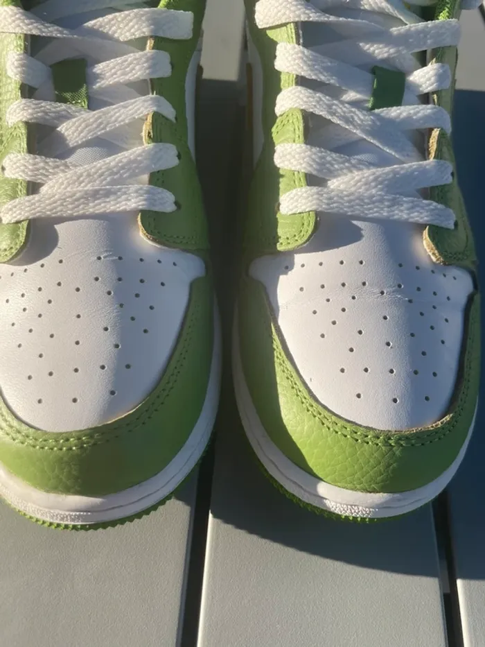 Baskets Air Jordan 1 Low vert et blanc - photo numéro 3