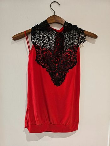 Dos nu rouge avec dentelle noire taille unique