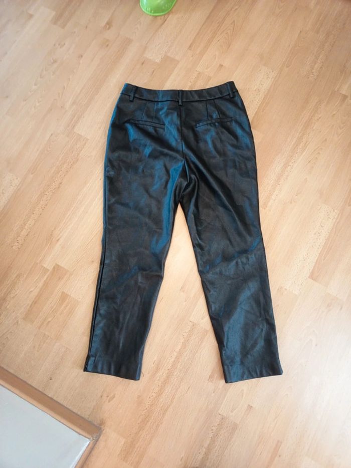 Pantalon façon cuir La Halle taille 42 - photo numéro 3