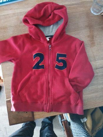 Gilet zippé à capuche 4 ans