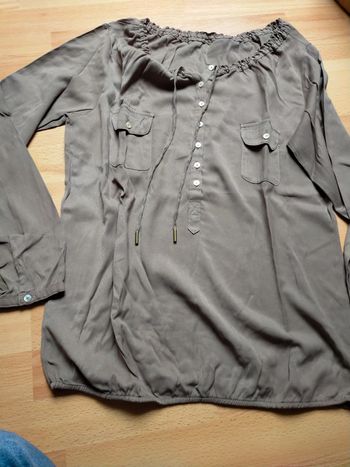 Blouse élastiquée au col