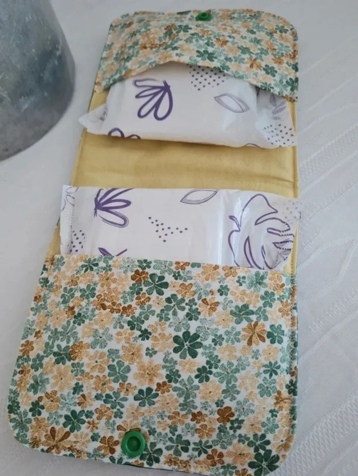 Étui pour ranger les serviettes hygiénique - photo numéro 6