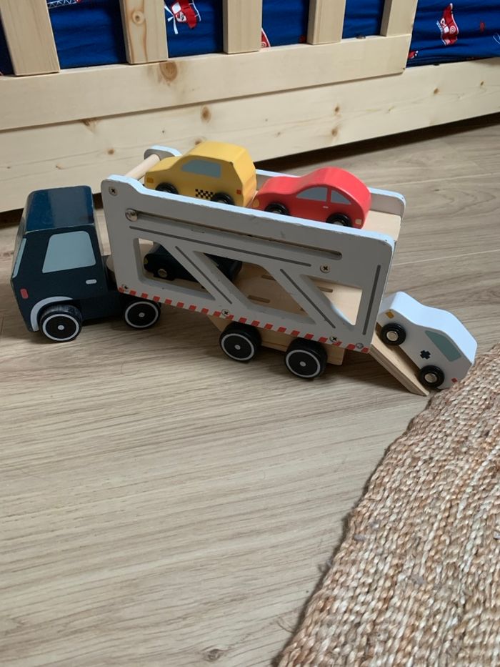 Camion + voitures en bois