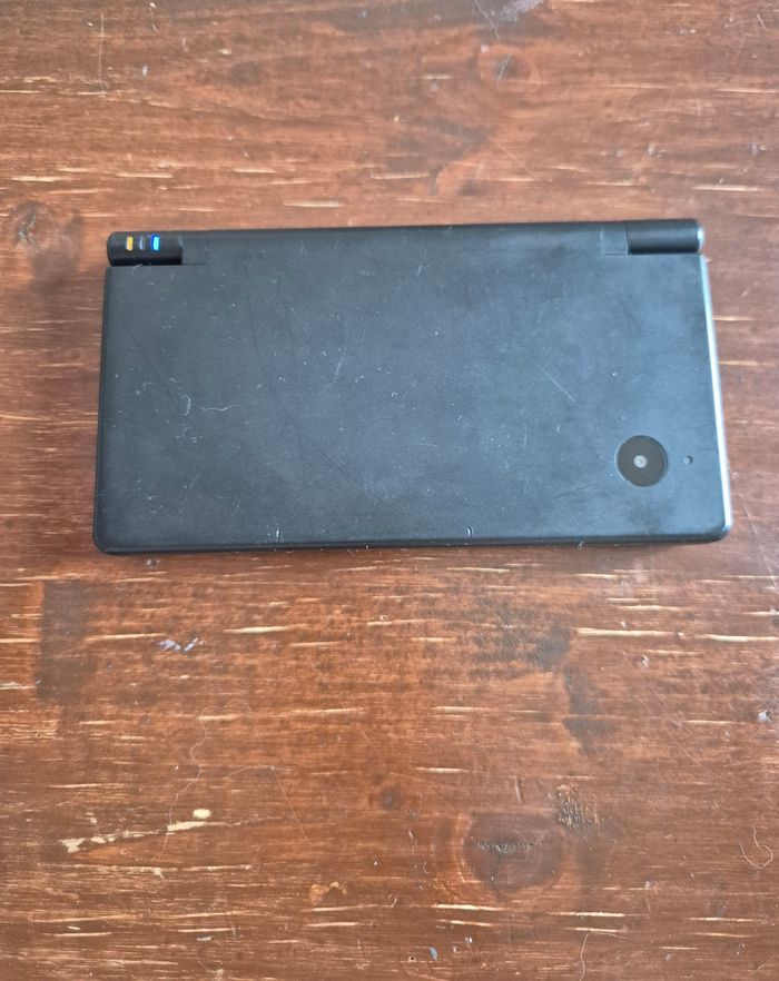 Console Nintendo dsi noire non fonctionelle - photo numéro 2