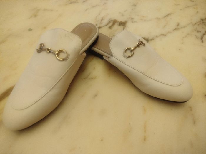 Mules neuves plates avec mors