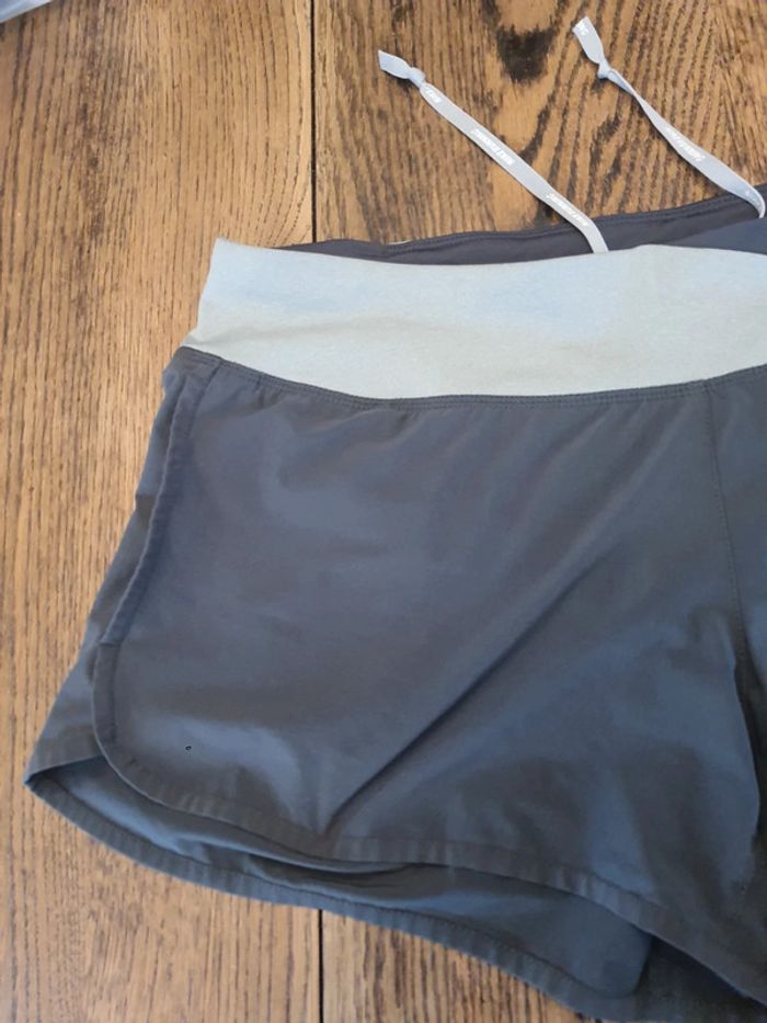 Short sport femme Nike Running taille L noir/gris - photo numéro 5