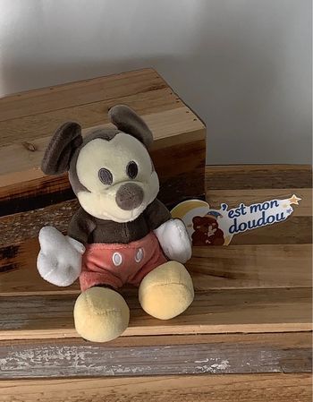 DY159 doudou Mickey disney
