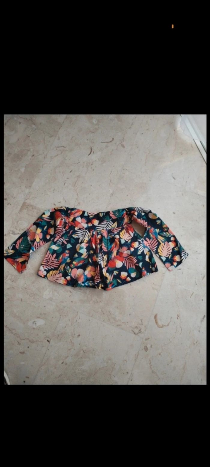 Lot vêtements fille 5 pièces.. 6ans - photo numéro 2