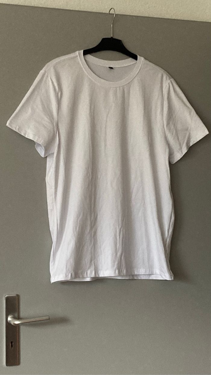 T-shirt femme blanc avec impression dans le dos