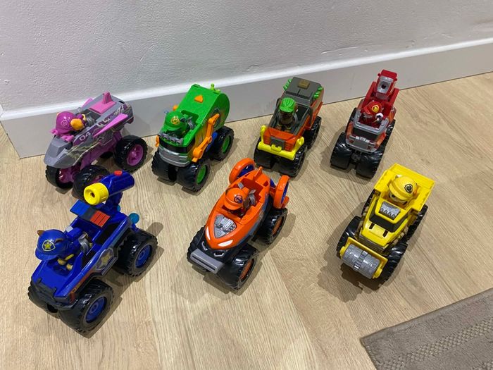 Lot de véhicules pat patrouille