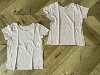 Lot 2 T-shirt   maillots de corps Rose pastel 4 ans /  5 ans  in extenso