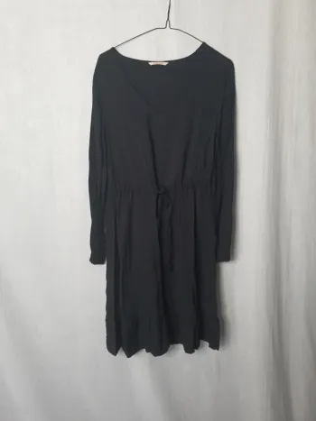 Robe noire effet léopard