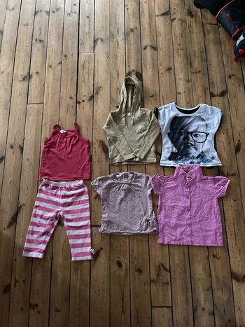 Lot de vêtements, deux ans