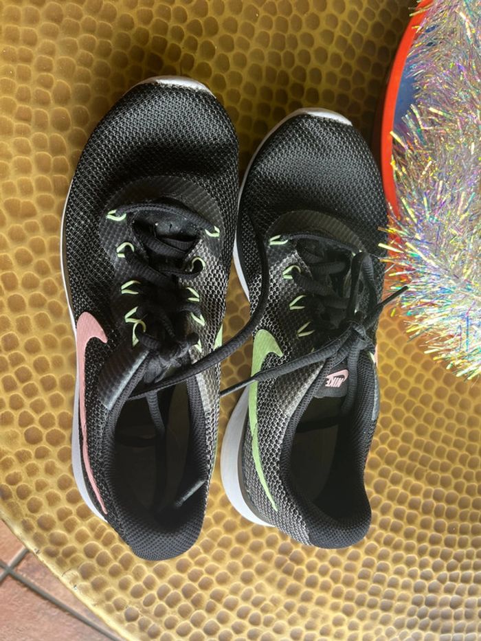 chaussure de sport nike 38 - photo numéro 3