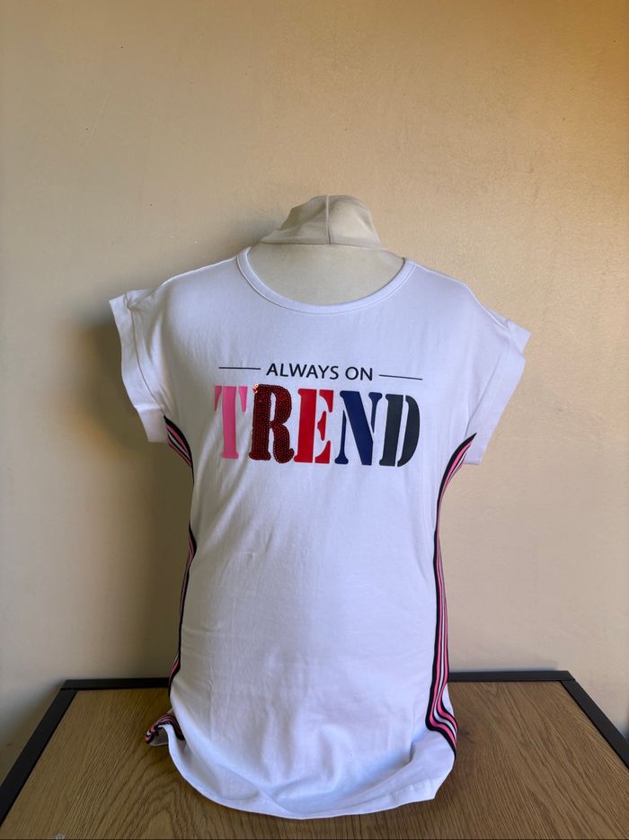 T-shirt fille taille 146/152 - photo numéro 1