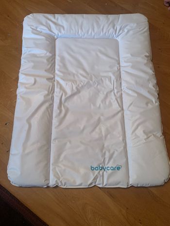 Vend pésse bébé et matelas pour changer le bébé