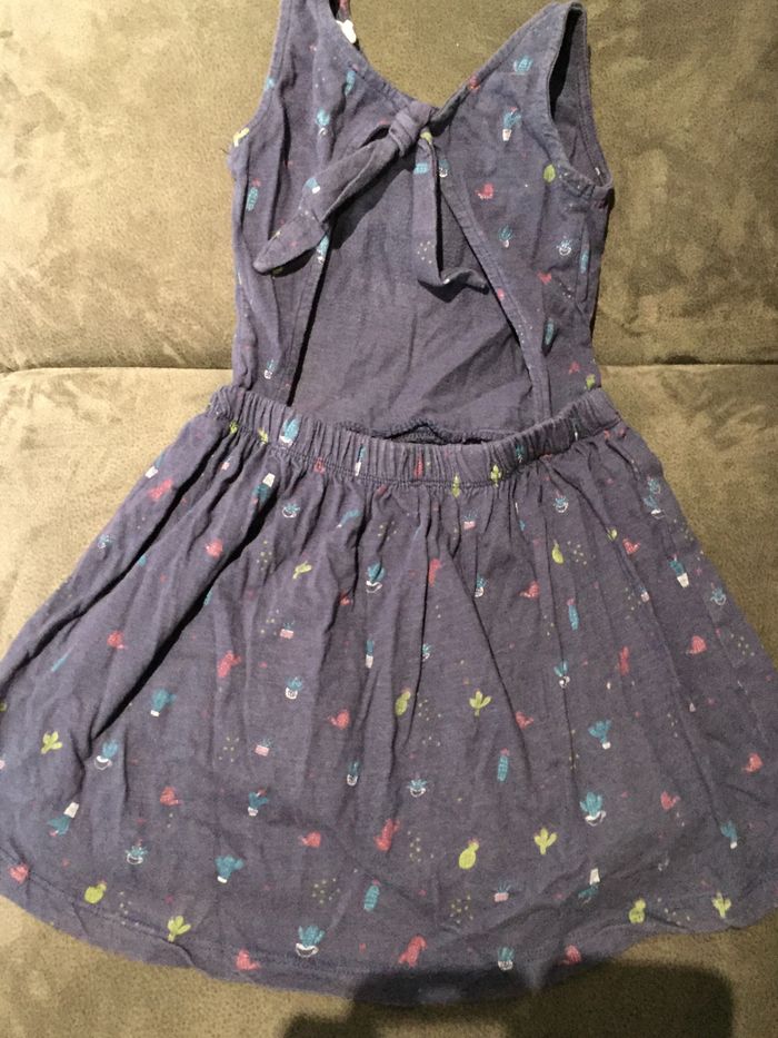 Robe ouverte dans le dos - photo numéro 2