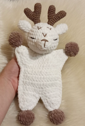 🦌🧶 Mini Doudou Cerf au Crochet – Fait Main & Personnalisable ✨