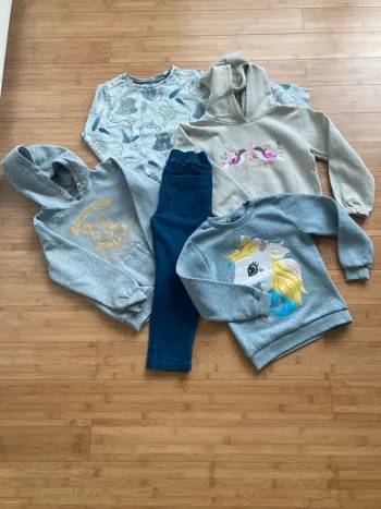 6 ans - Set 5 pièces - 4 sweat et 1 pantalon