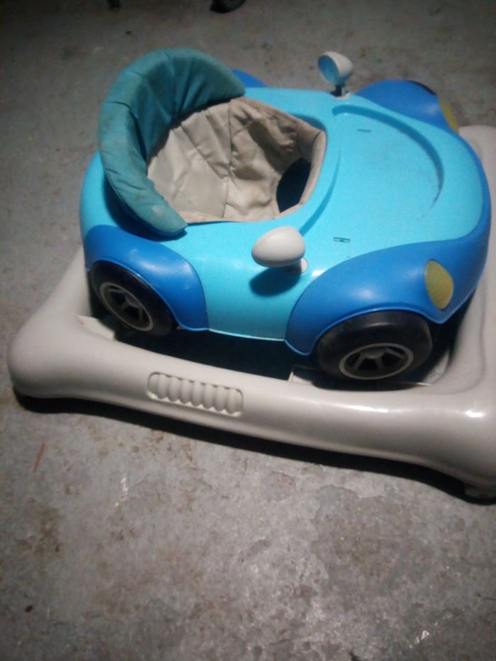 Voiturette premiers pas de bébé - photo numéro 3