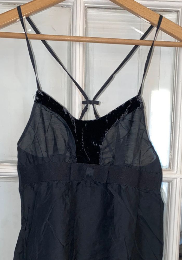 Nuisette princesse tam tam Taille 36 Un micro trou - photo numéro 2