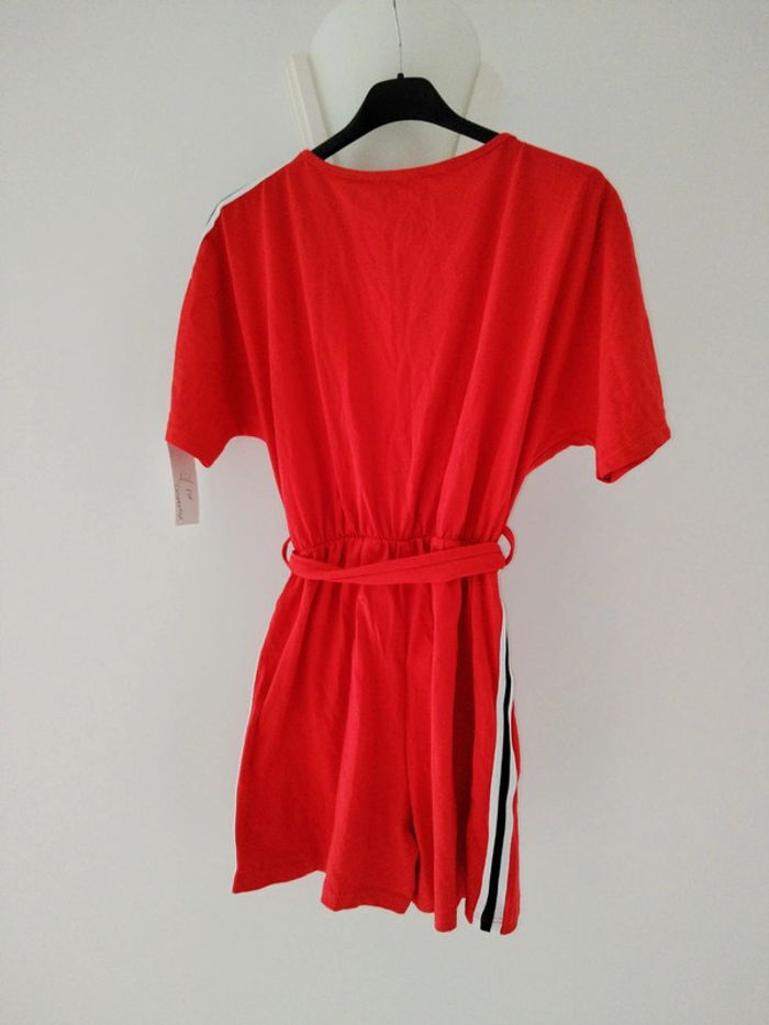 Combishort manches courtes rouge à bandes noires et blanches - photo numéro 4