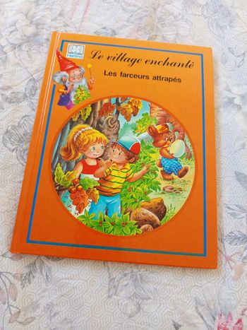 Livre le village enchanté les farceurs attrapes