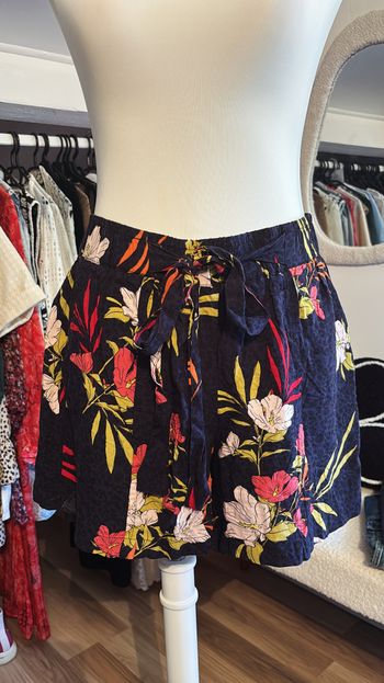 Short léger fleuries + léopard Camaïeu T38
