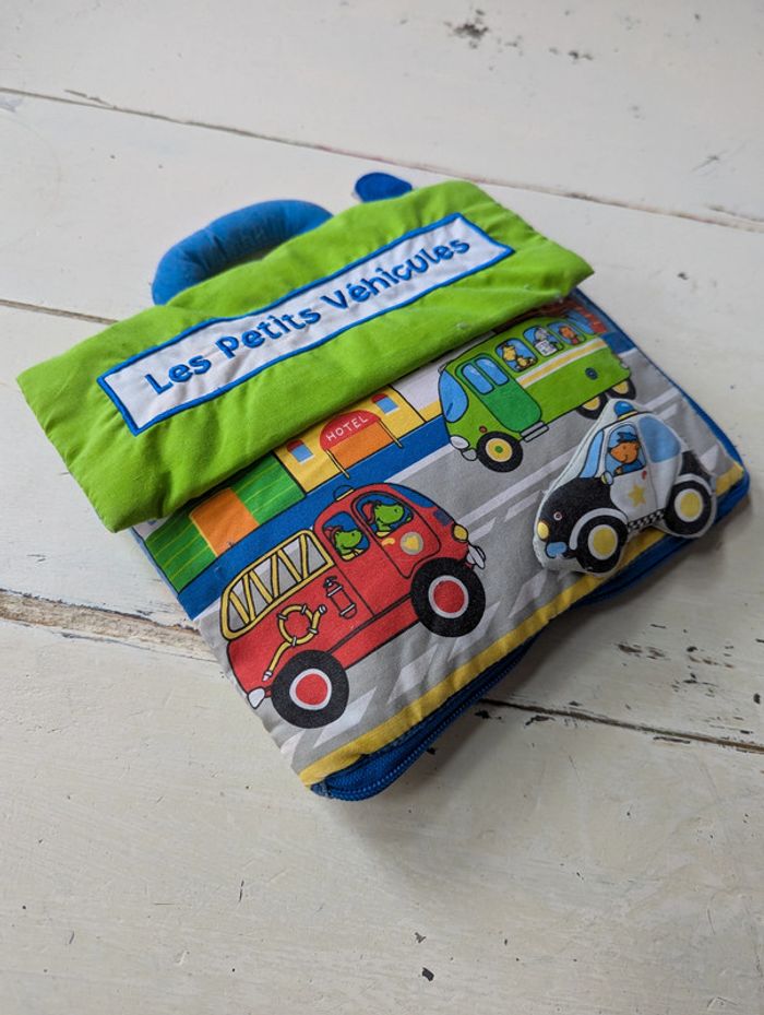 Livre en tissu 🚗 Les petits véhicules 🚗 - photo numéro 6