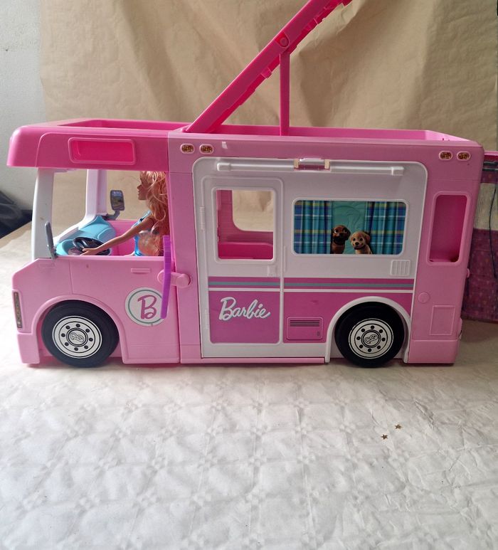 Barbie , Camping-car de rêve 3 en 1 , Mattel