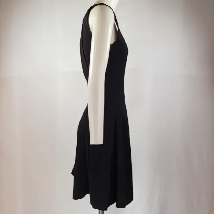 Robe noire Liu Jo en maille texturée, coupe évasée, détail bijou col carré A1135 - photo numéro 6